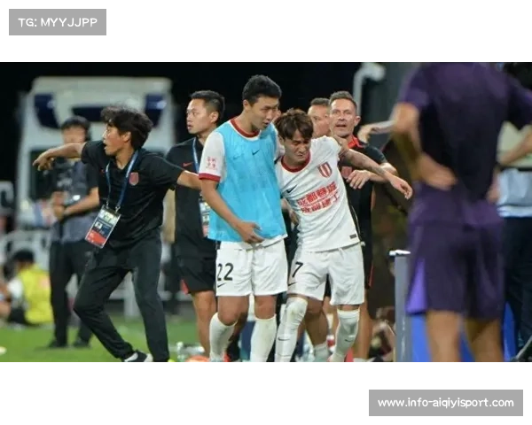 中足联就球迷不当行为开出罚单，引发对处罚标准讨论